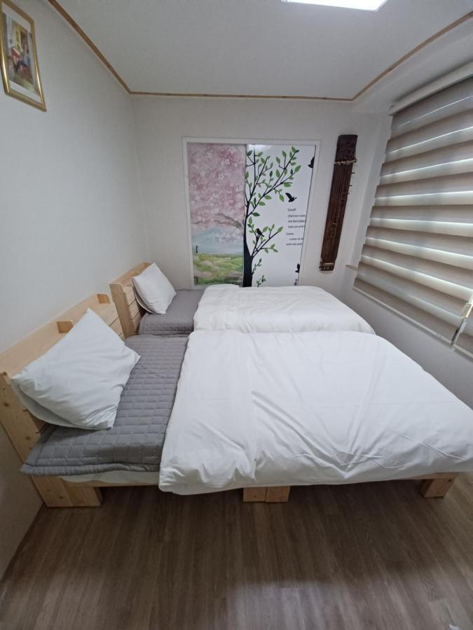 J&J Guesthouse Jeonju Exterior foto